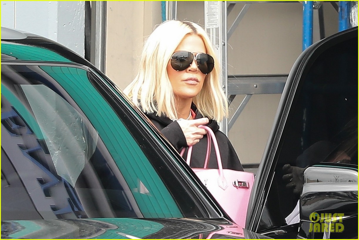 Khloe Kardashian Steps Out After Slamming Jordyn Woods Photo 4250337