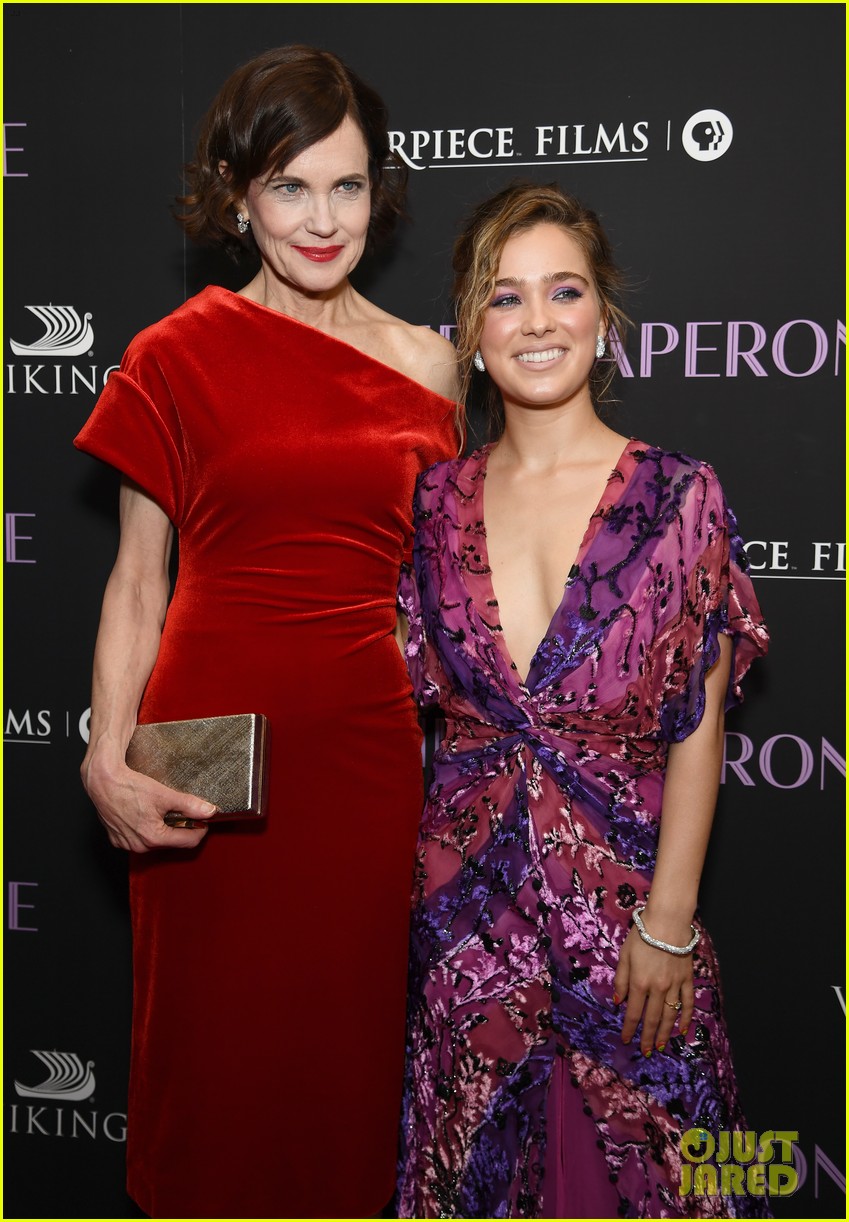 Photo: haley lu richardson elizabeth mcgovern blythe danner chaperone