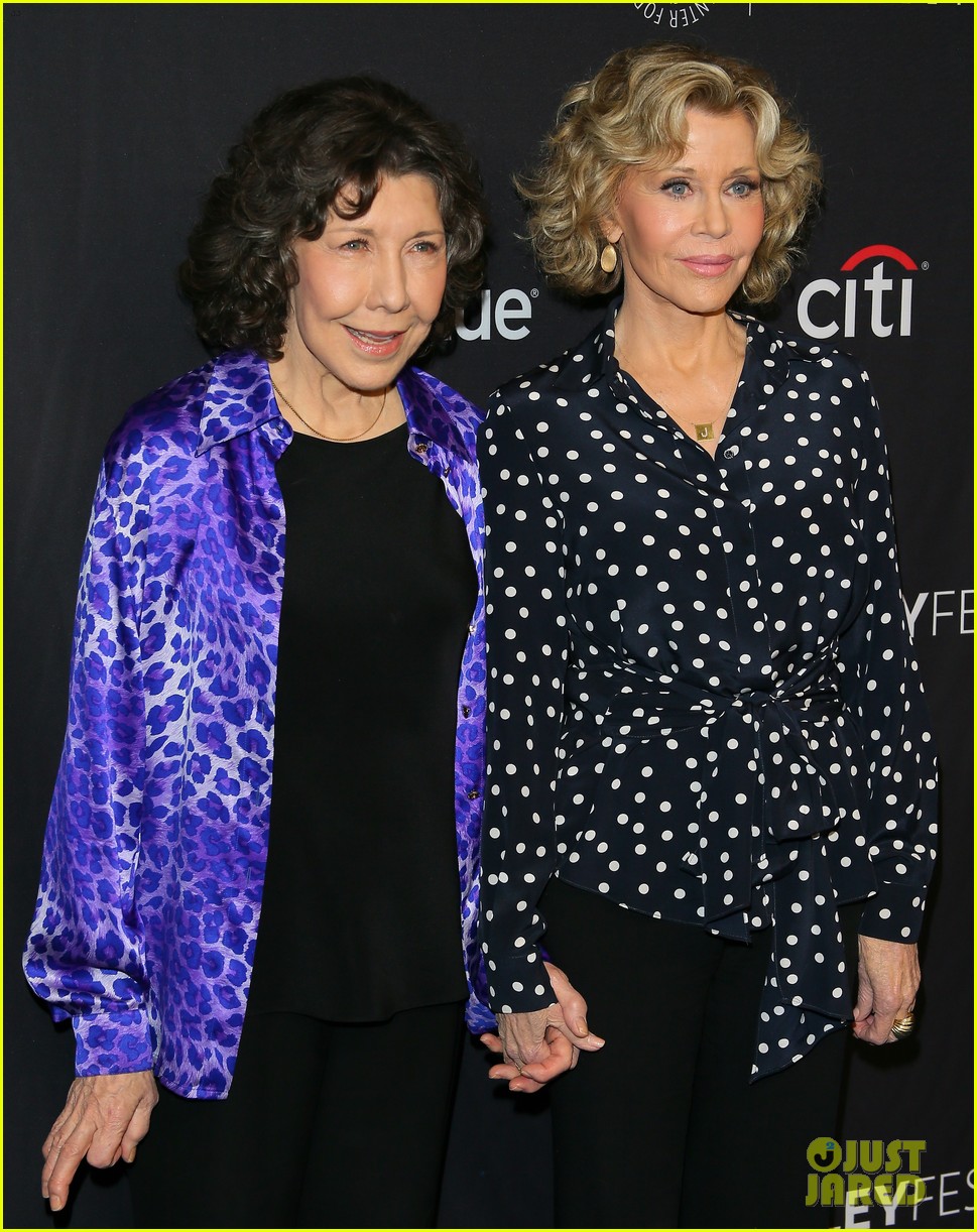 Lily Tomlin & Jane Fonda Arrive at 'Grace & Frankie' PaleyFest 2019