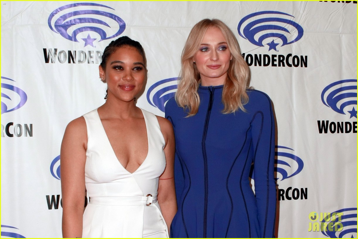 &lsquo;Dark Phoenix&rsquo; Cast Makes Stylish WonderCon 2019 Appearance: Photo