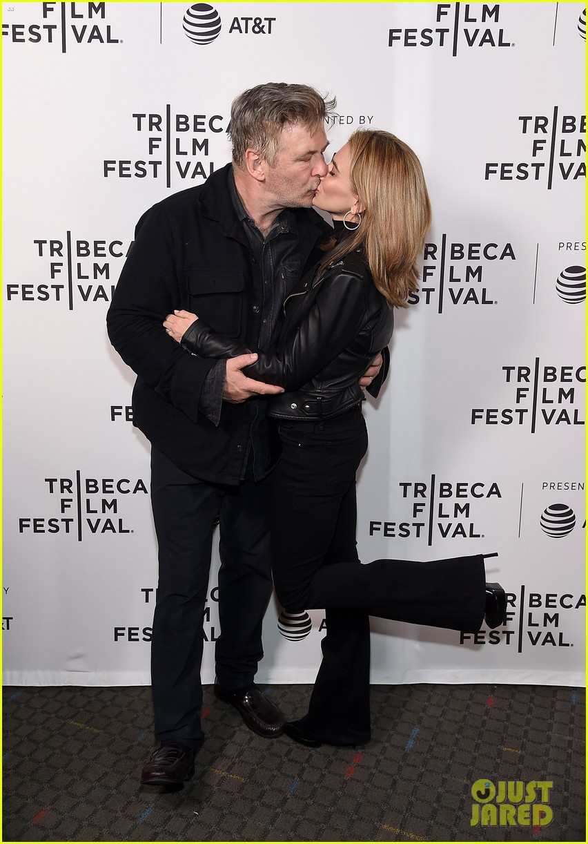 Alec & Hilaria Baldwin Share a Kiss at 'Crown Vic' Screening During
