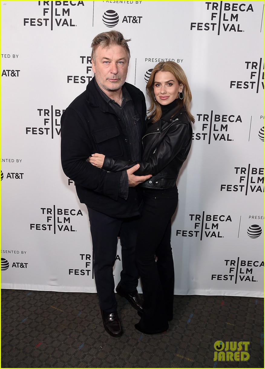 Alec & Hilaria Baldwin Share a Kiss at 'Crown Vic' Screening During
