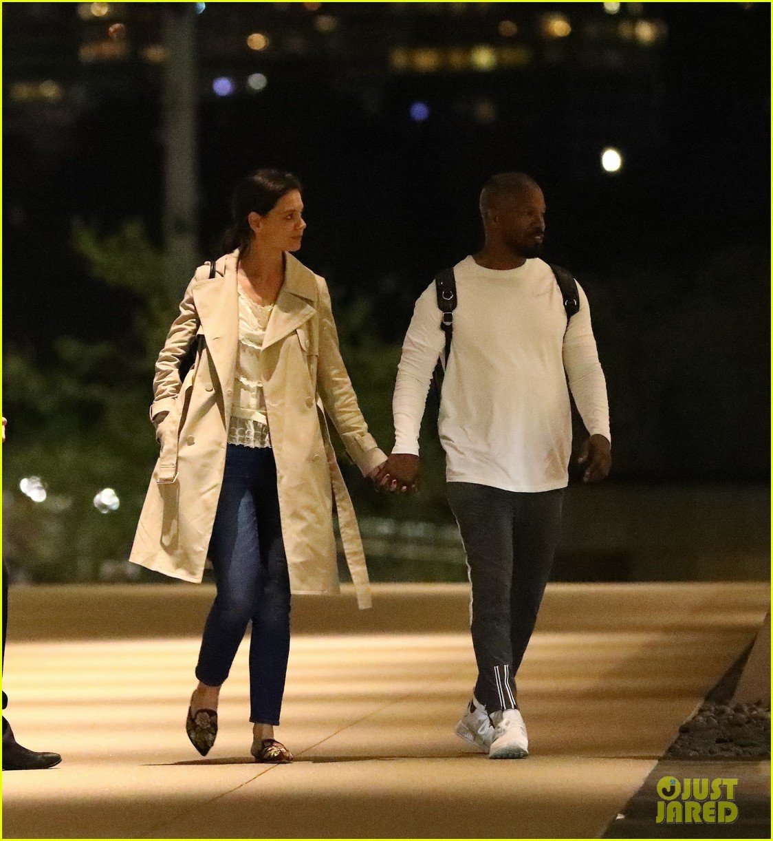 Katie Holmes & Jamie Foxx Are Still Going Strong, Hold Hands While