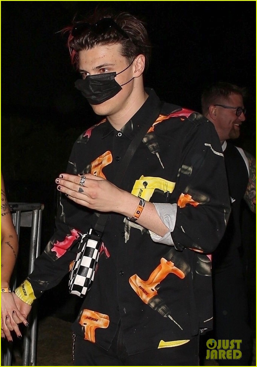 Halsey & Boyfriend Yungblud Couple Up at Coachella 2019! Photo 4272149