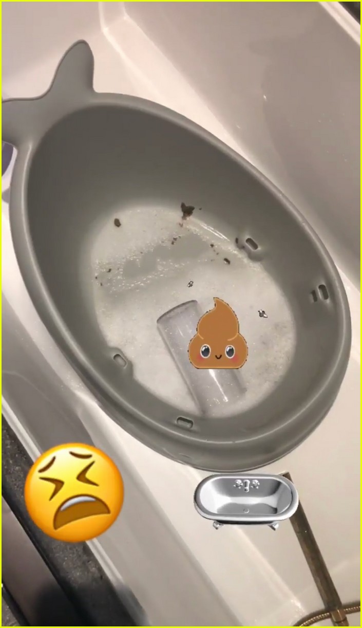 Jessica Alba & Daughters Clean Up After Her Son Poops the Tub Photo