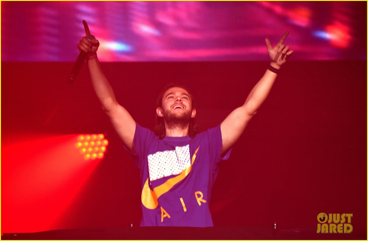 Photo katy perry zedd rock the stage at capital one jamfest 02 Photo