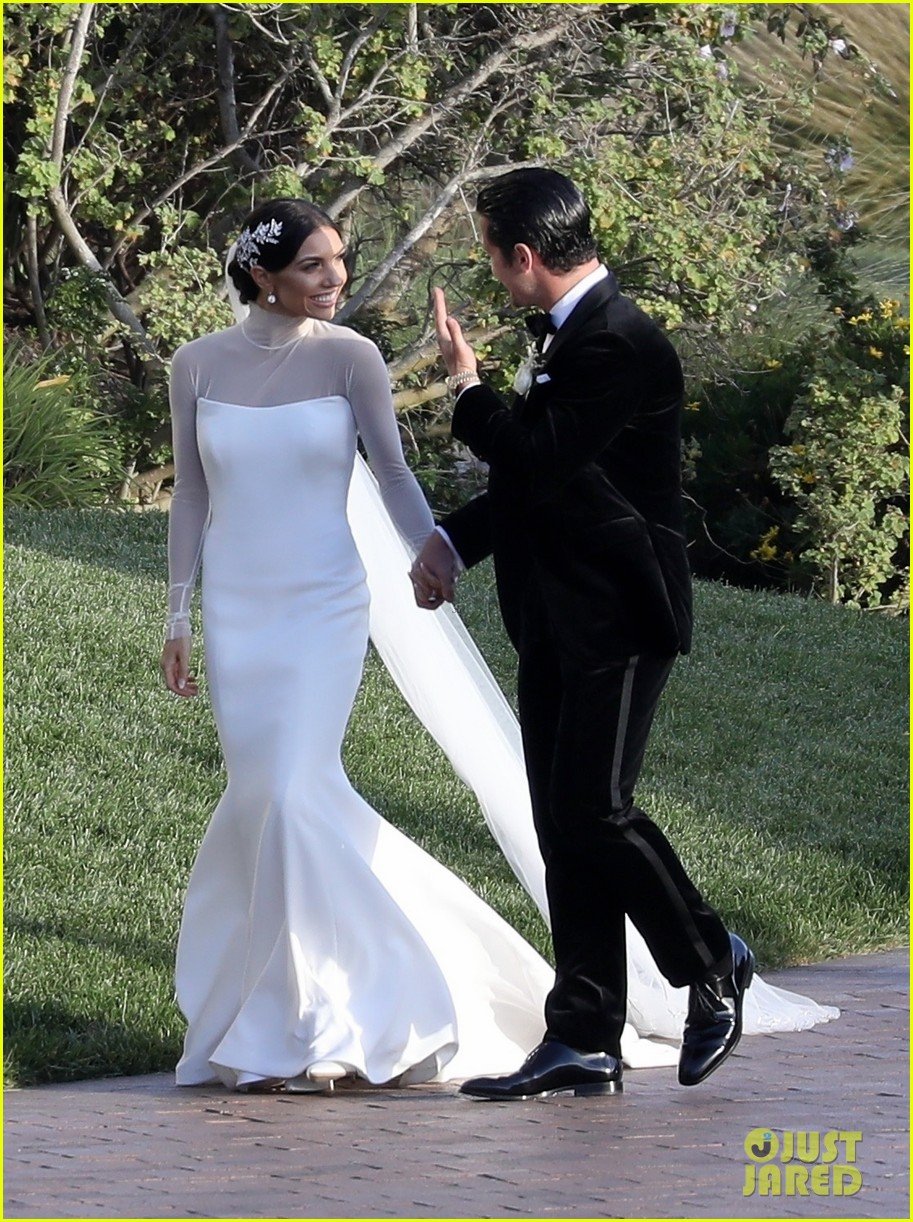 Val Chmerkovskiy Marries Jenna Johnson in Romantic Oceanfront Ceremony! Photo 4272594 Dancing