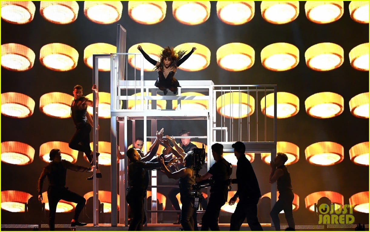 Paula Abdul Gives DanceFilled Performance at Billboard Music Awards