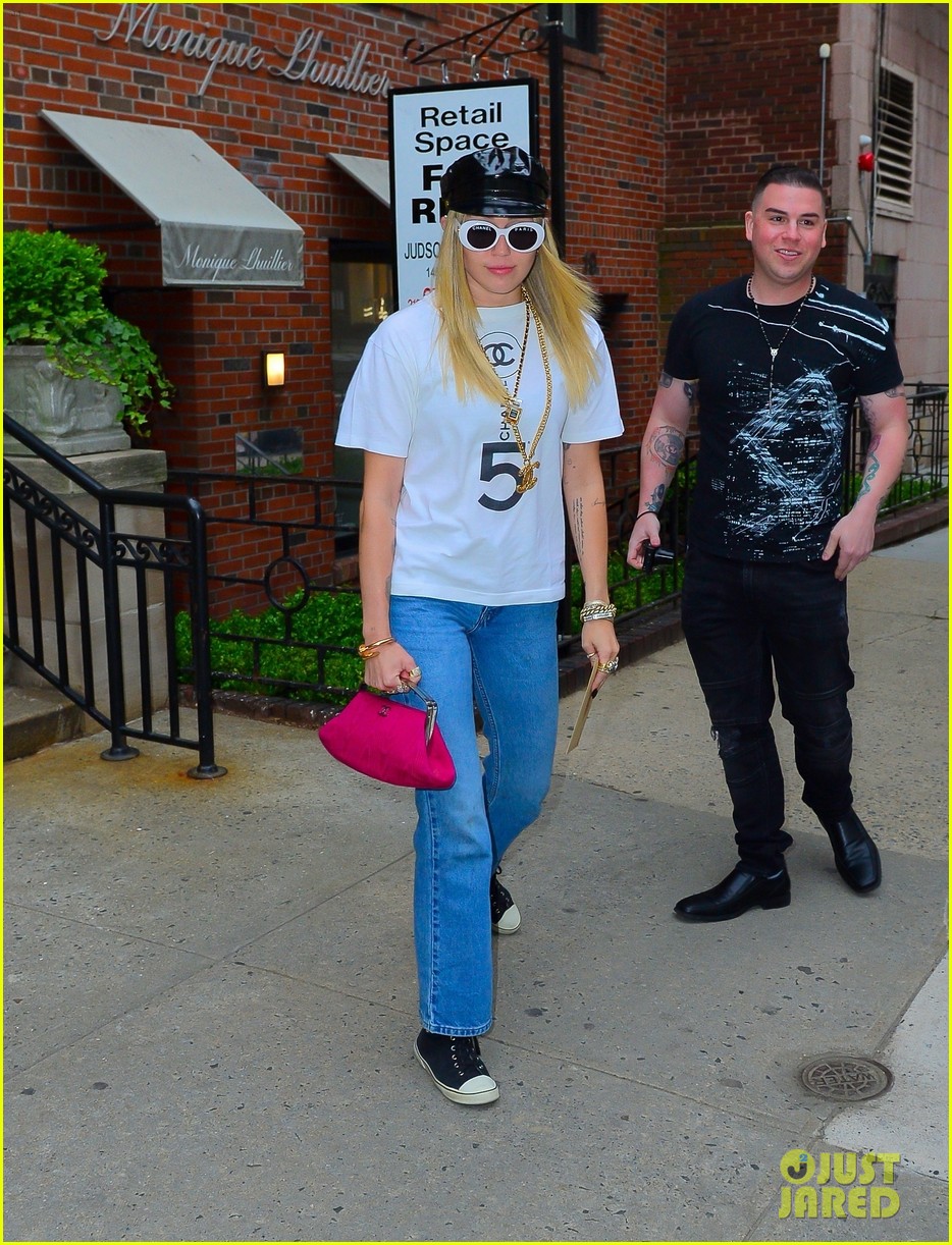 Miley Cyrus Announces New Song's Release Date! Photo 4288871 Miley