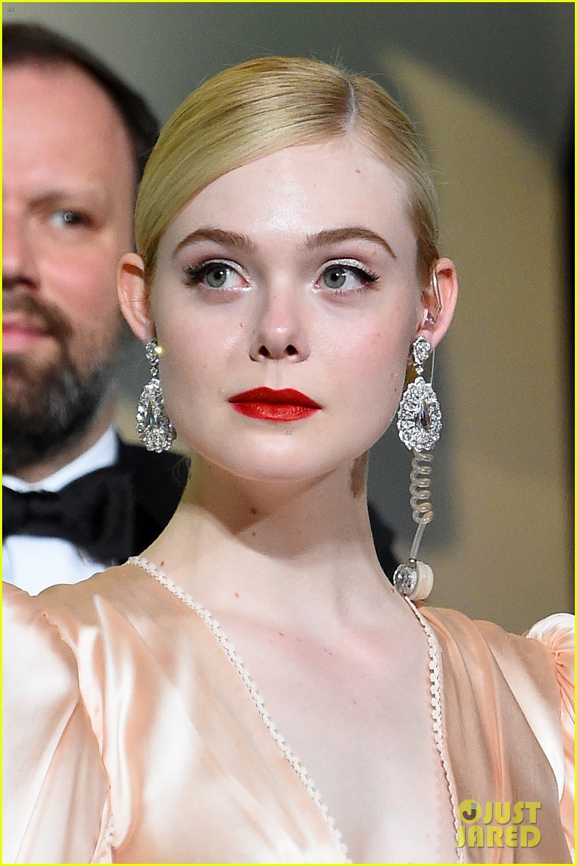 udluftning tegnebog ventil Elle Fanning Wows in Gorgeous Champagne Gown at Cannes Film Festival  Opening Ceremony: Photo 4291162 | 2019 Cannes Film Festival, Cannes Film  Festival, Elle Fanning Pictures | Just Jared