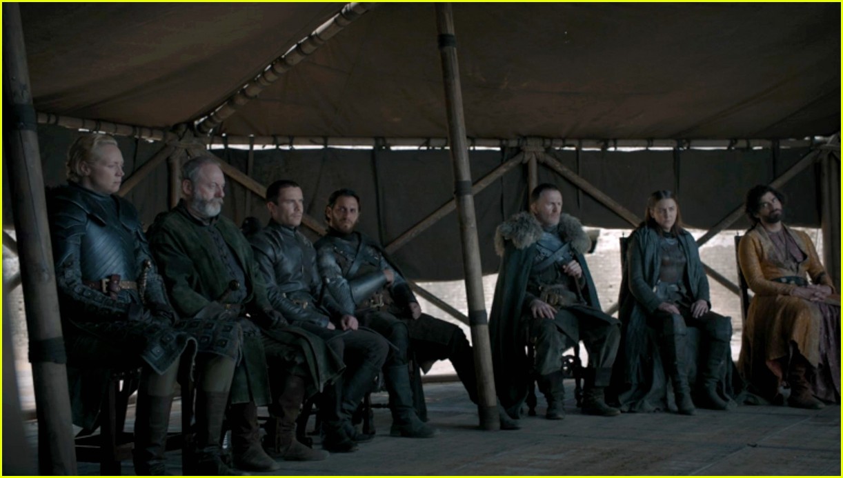 Two Water Bottles Spotted in 'Game of Thrones' Finale Scene Photo