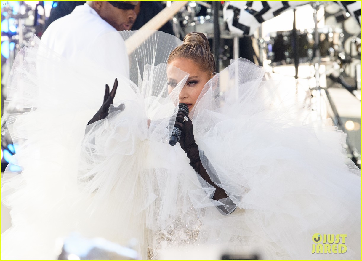 Jennifer Lopez Wows with Her ‘Today Show’ Performances! (Video): Photo