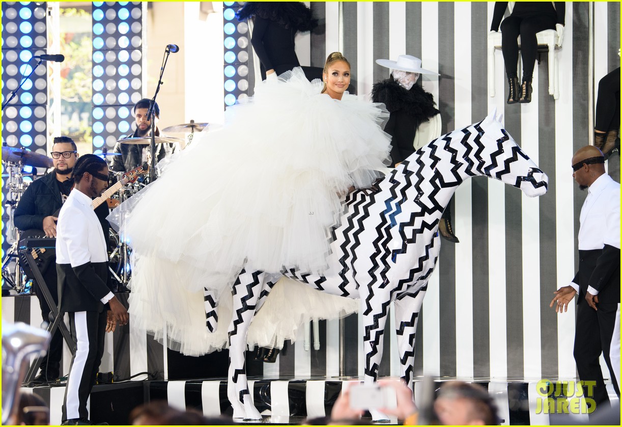 Jennifer Lopez Wows with Her ‘Today Show’ Performances! (Video): Photo