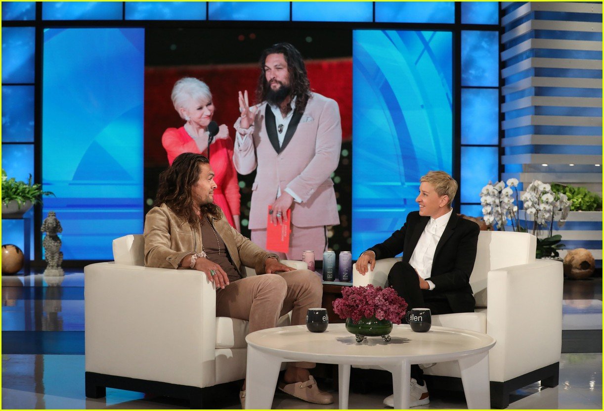 Jason Momoa Teaches Ellen DeGeneres How to Throw an Ax Photo 4287370