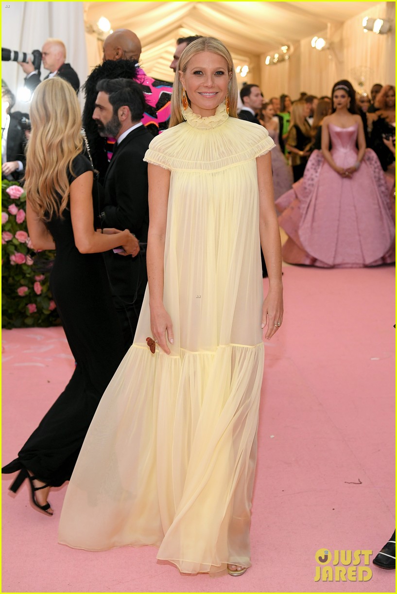 Paltrow Keeps It Chic In Yellow at Met Gala 2019! Photo