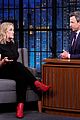 amy poehler accuses meghan markle of copying her son name on late night 03