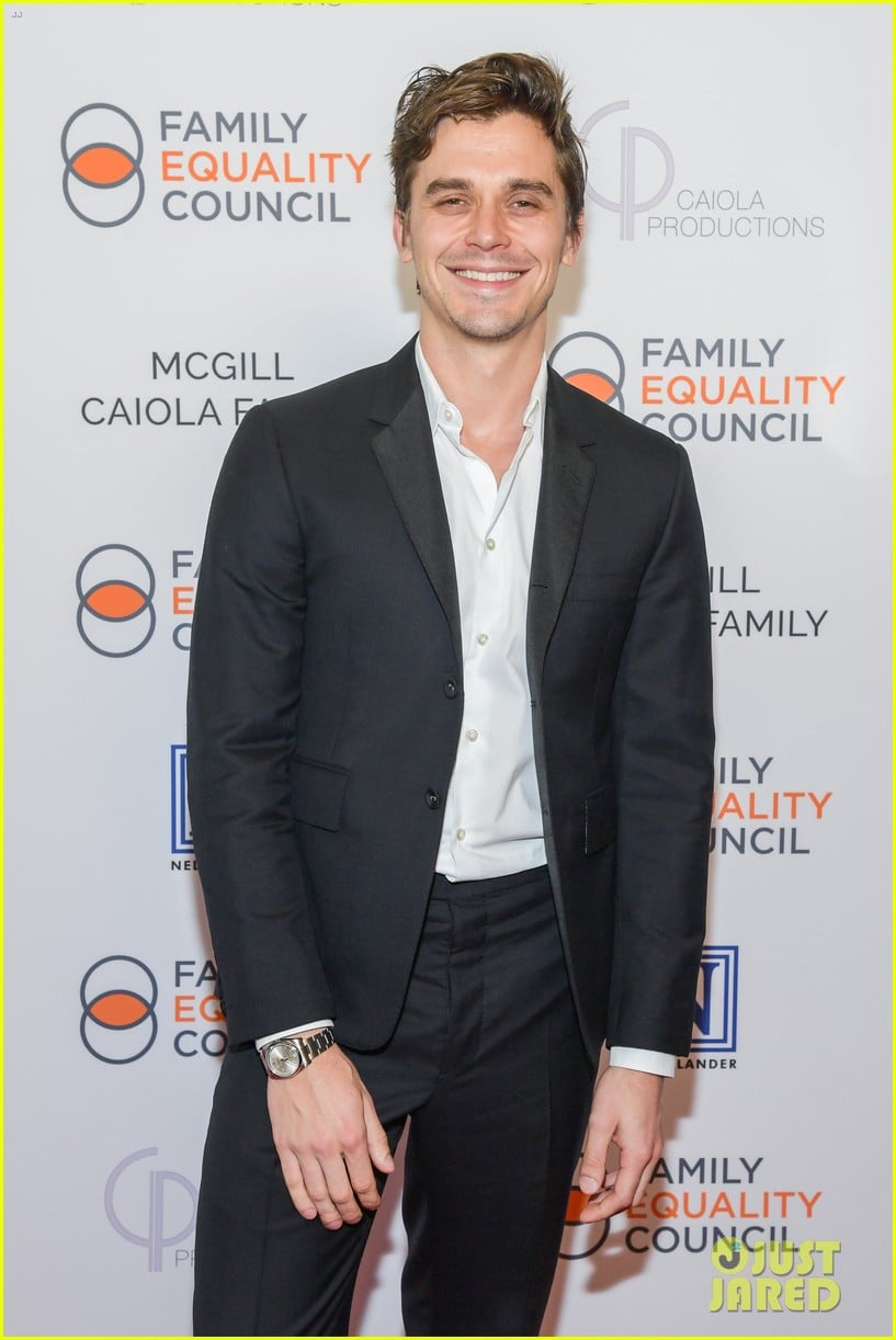 Photo zachary quinto antoni porowski family equality council 08