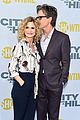 kevin bacon gets support from wife kyra sedgwick at city on a hill premiere 03