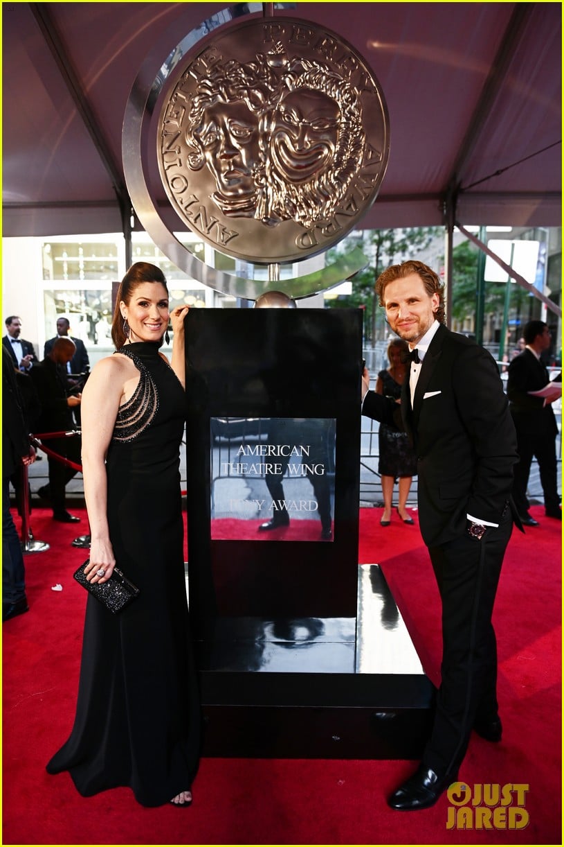 Stephanie J. Block Shares Kiss with Husband Sebastian Arcelus at Tony