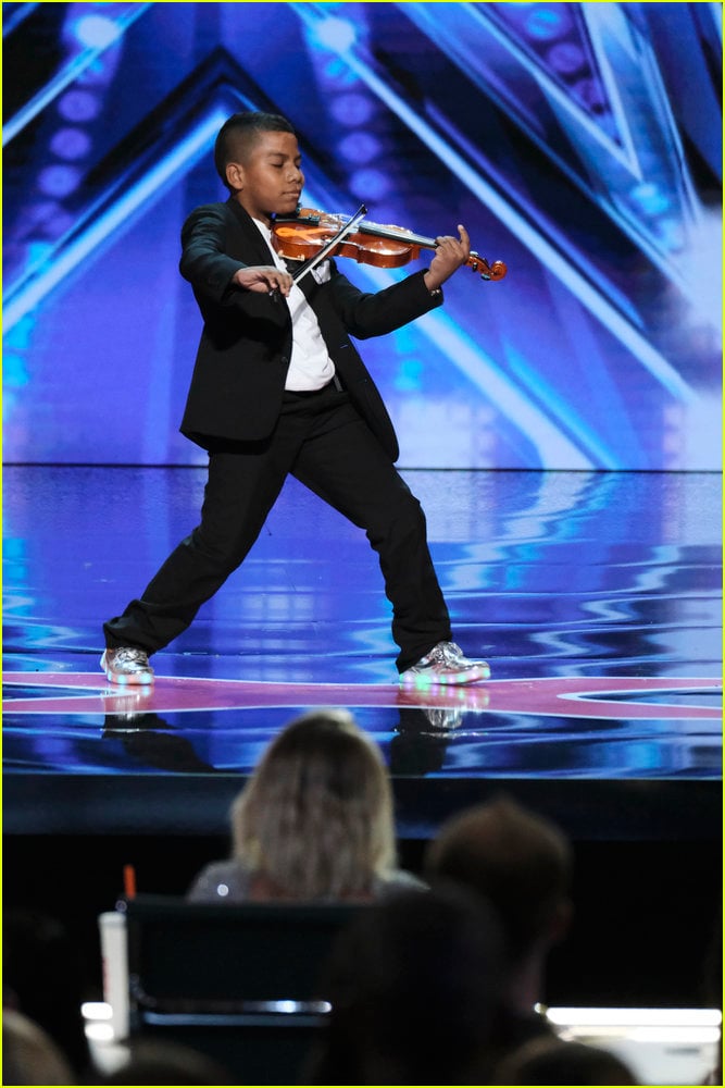 11YearOld Violinist Tyler ButlerFigueroa Earns Simon Cowell's Golden Buzzer on 'America's Got