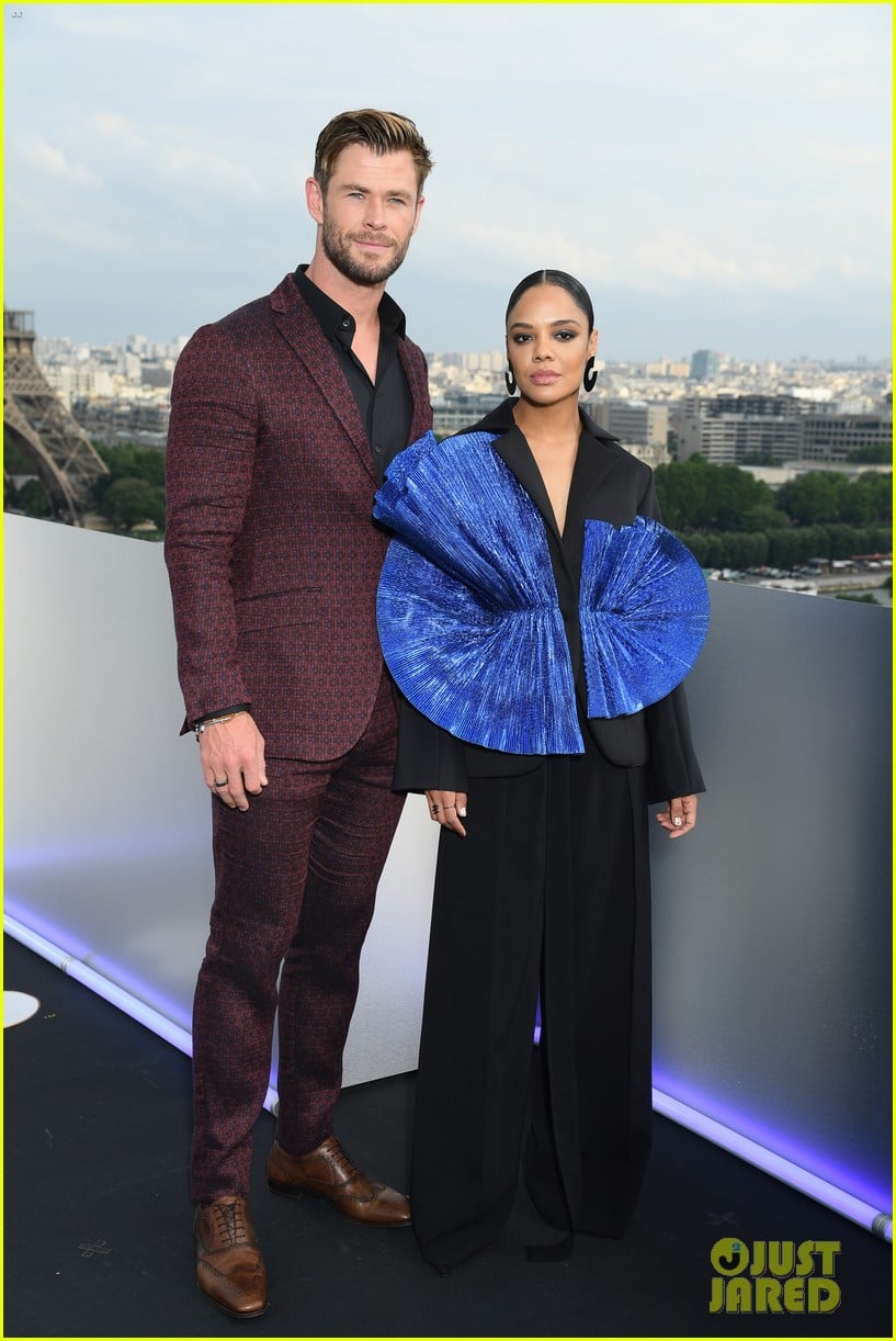 Chris Hemsworth & Tessa Thompson Team Up for 'Men in Black