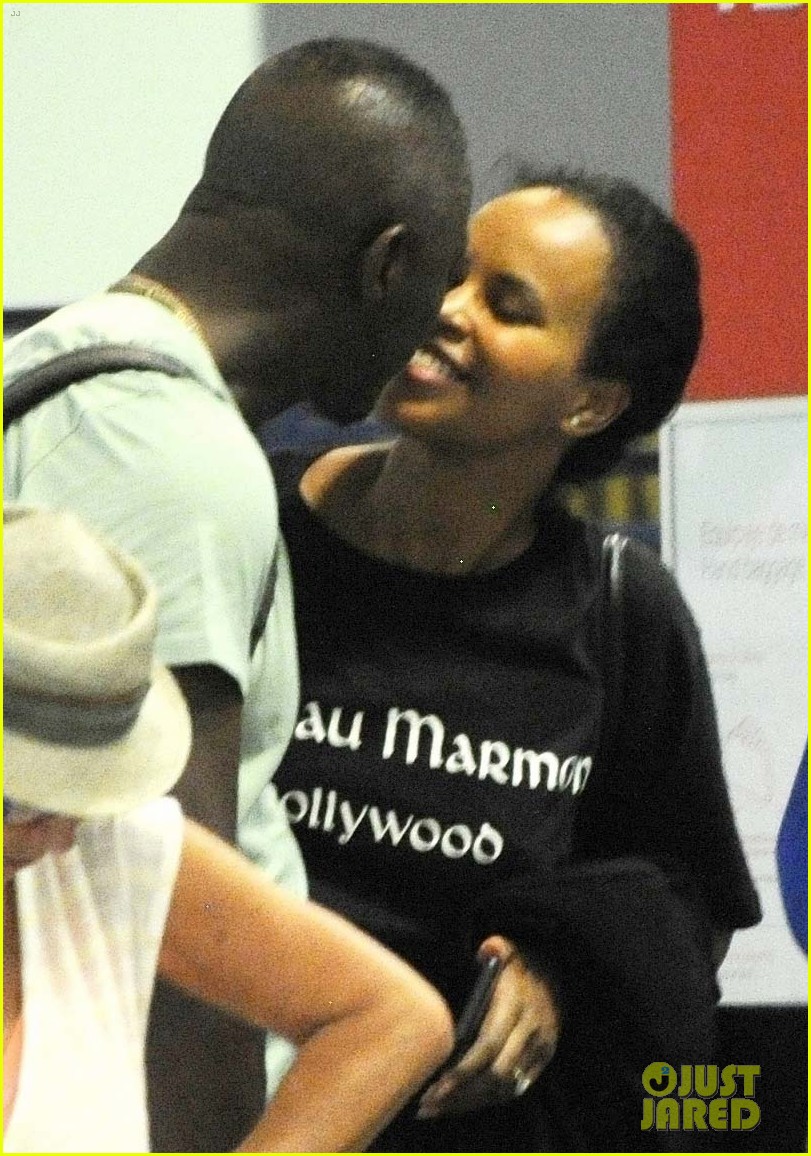 Idris Elba & Wife Sabrina Show Some PDA While Leaving Ibiza : Photo