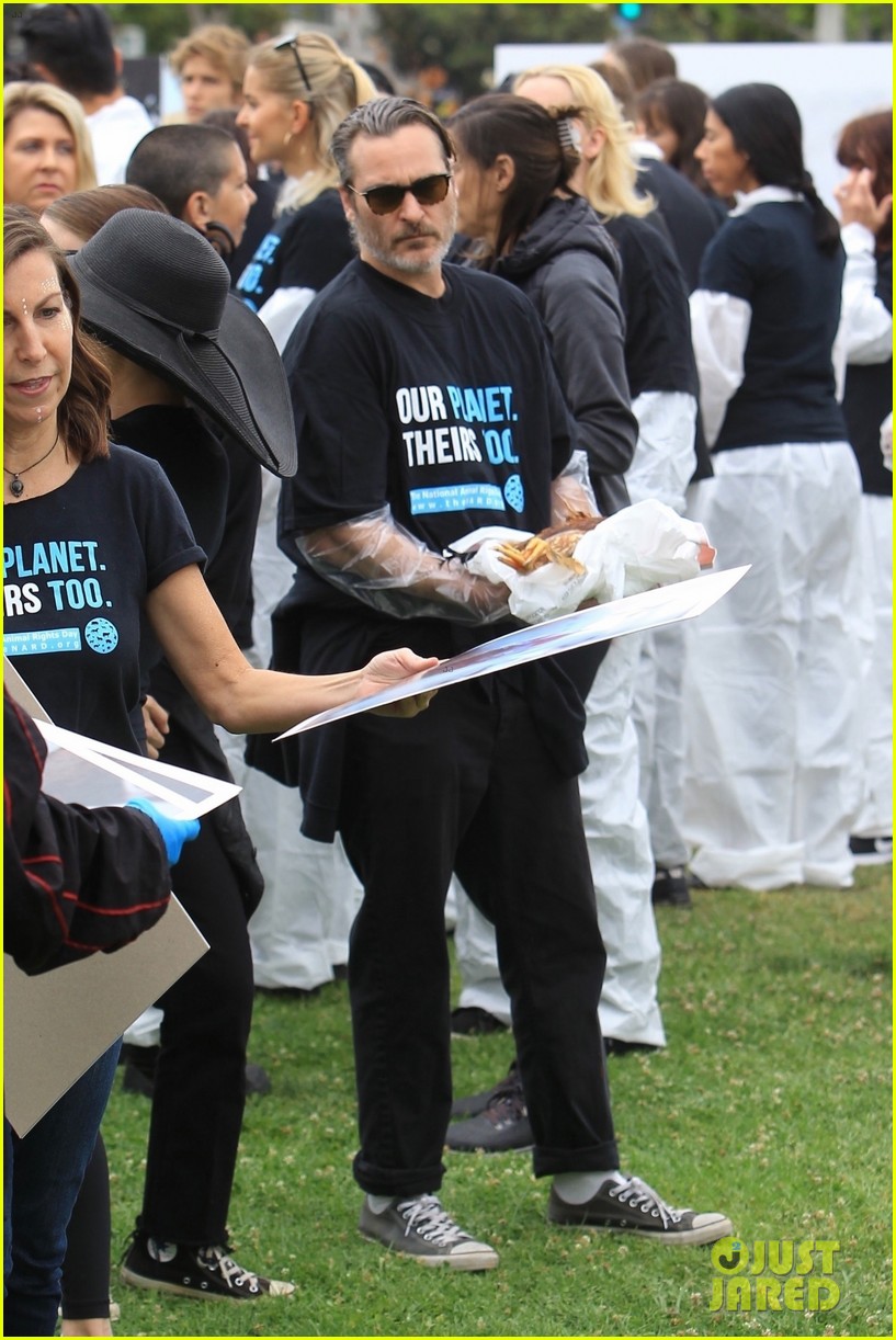 Joaquin Phoenix & Girlfriend Rooney Mara Carry Dead Animals at National