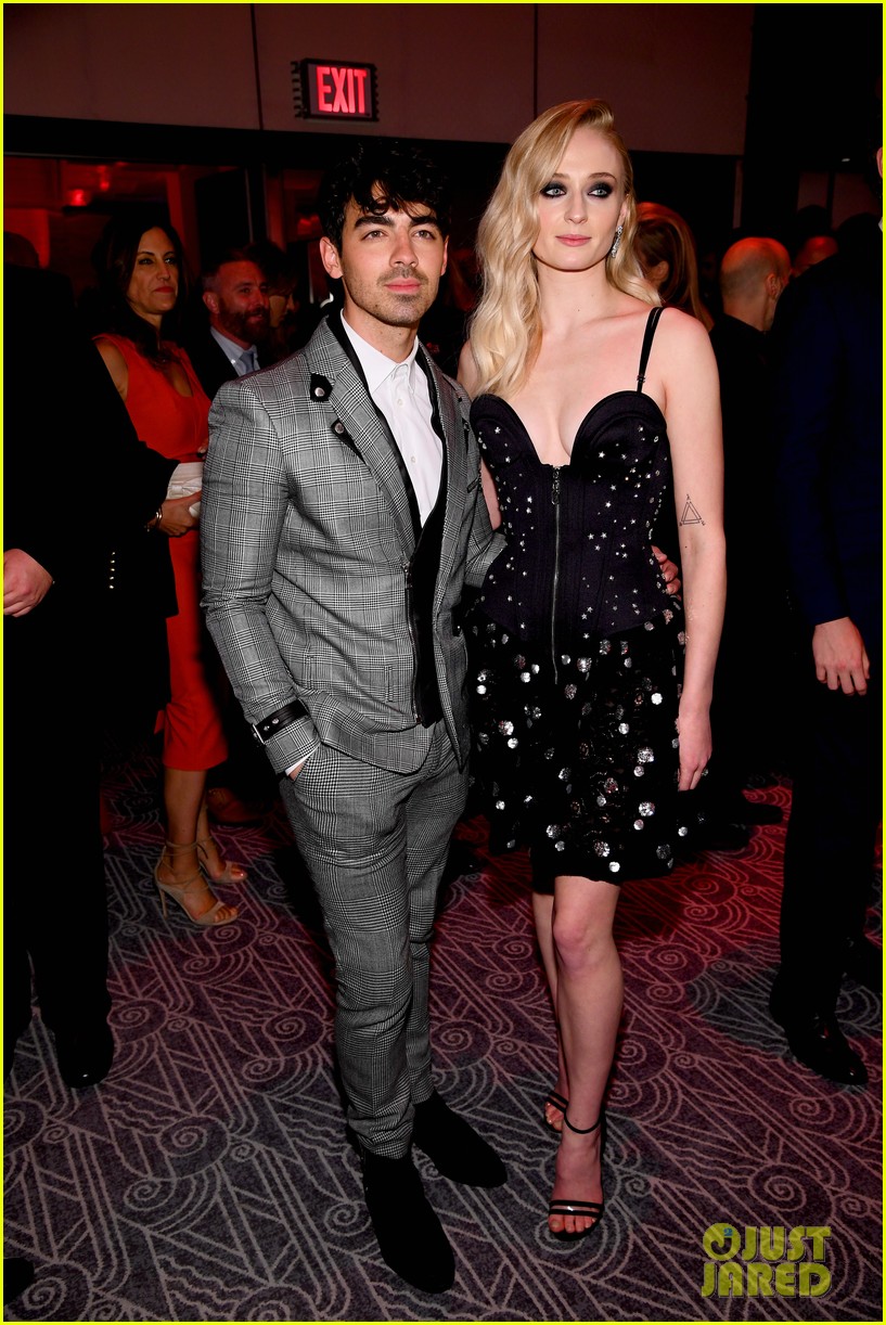 Joe Jonas & Sophie Turner Get Married Again in France! Photo 4315938