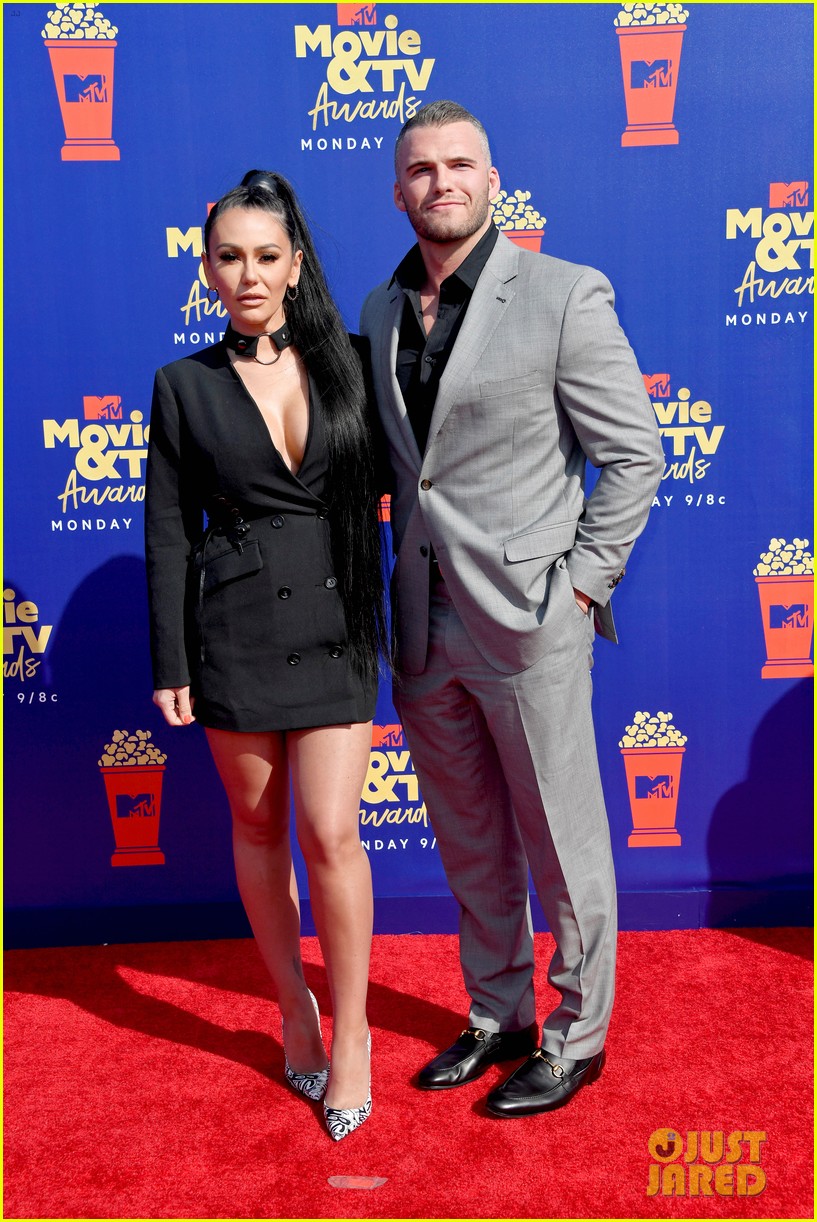Jenni 'JWoww' Farley & Boyfriend Zack Clayton Carpinello Couple Up for