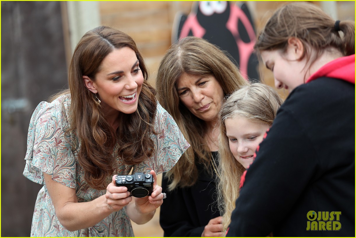 Kate Middleton Patron of Royal Photographic Society 67 Years(01)