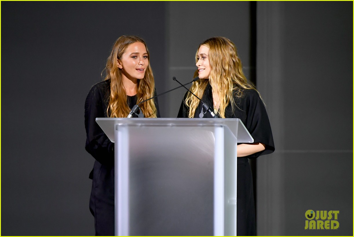 MaryKate & Ashley Olsen Take Home Accessory Designers of the Year at