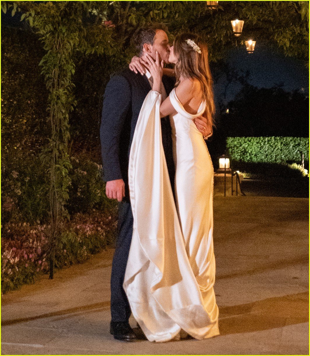 Chris Pratt & Katherine Schwarzenegger Share More Wedding Photos