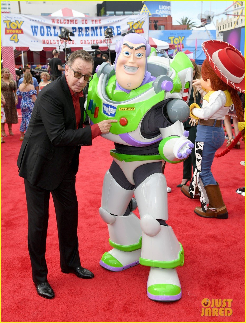 keanu reeves toy story 4 premiere