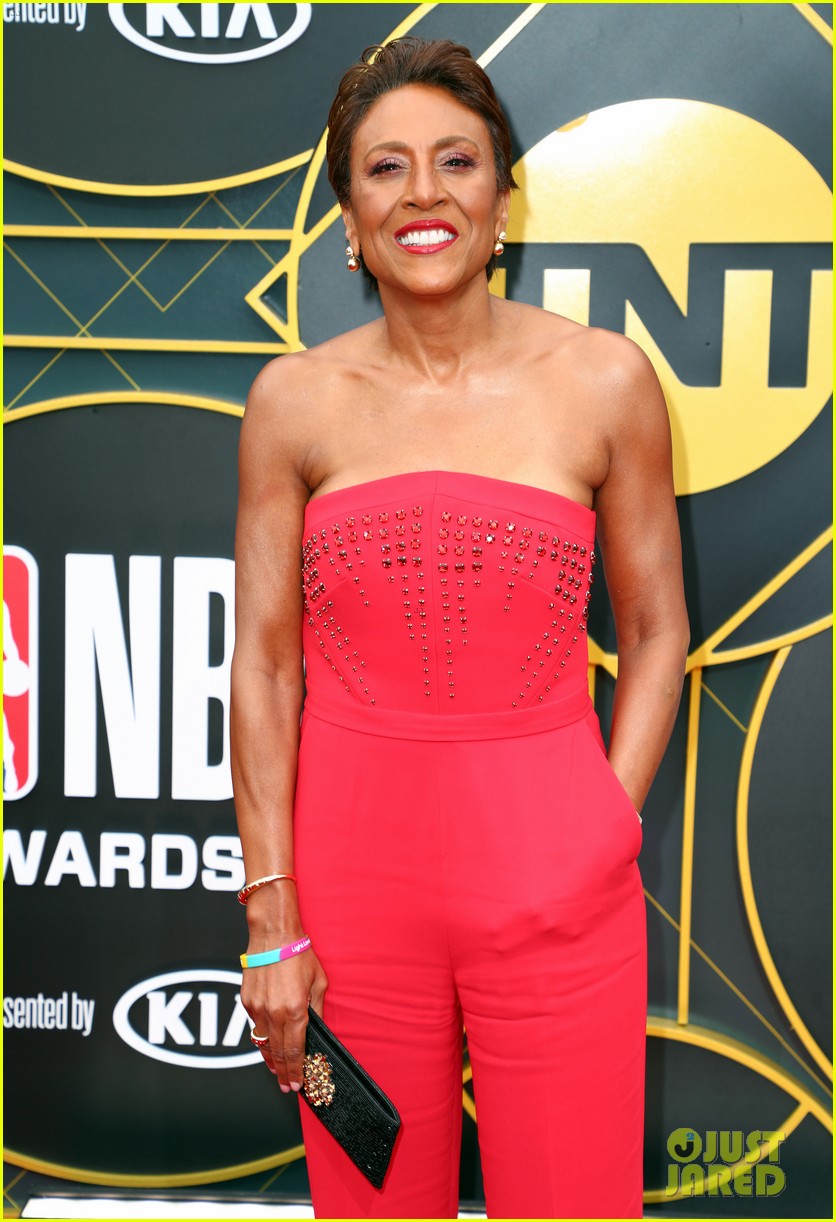 Robin Roberts Accepts Sager Strong Award at NBA Awards 2019 Watch Her