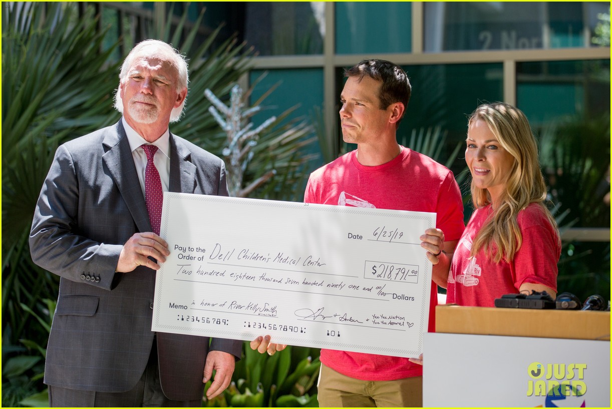 Granger Smith & Wife Amber Donate to Dell Children's Medical Center in