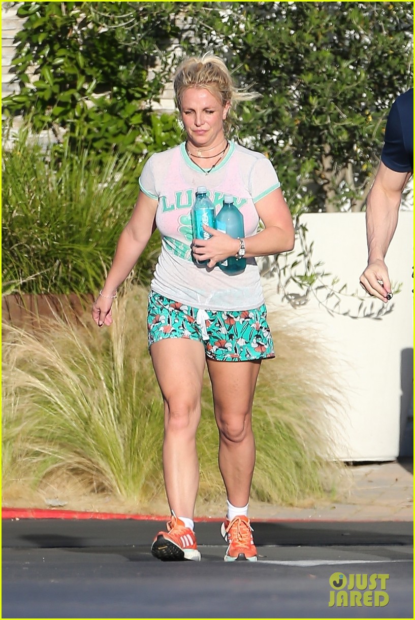 Britney Spears Works Up a Sweat at Yoga Class Photo 4315302 Britney