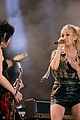 carrie underwood performs with joan jett at cma fest 04