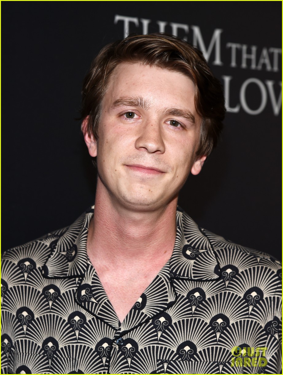 Photo: kaitlyn dever alice englert them that follow premiere 11 | Photo