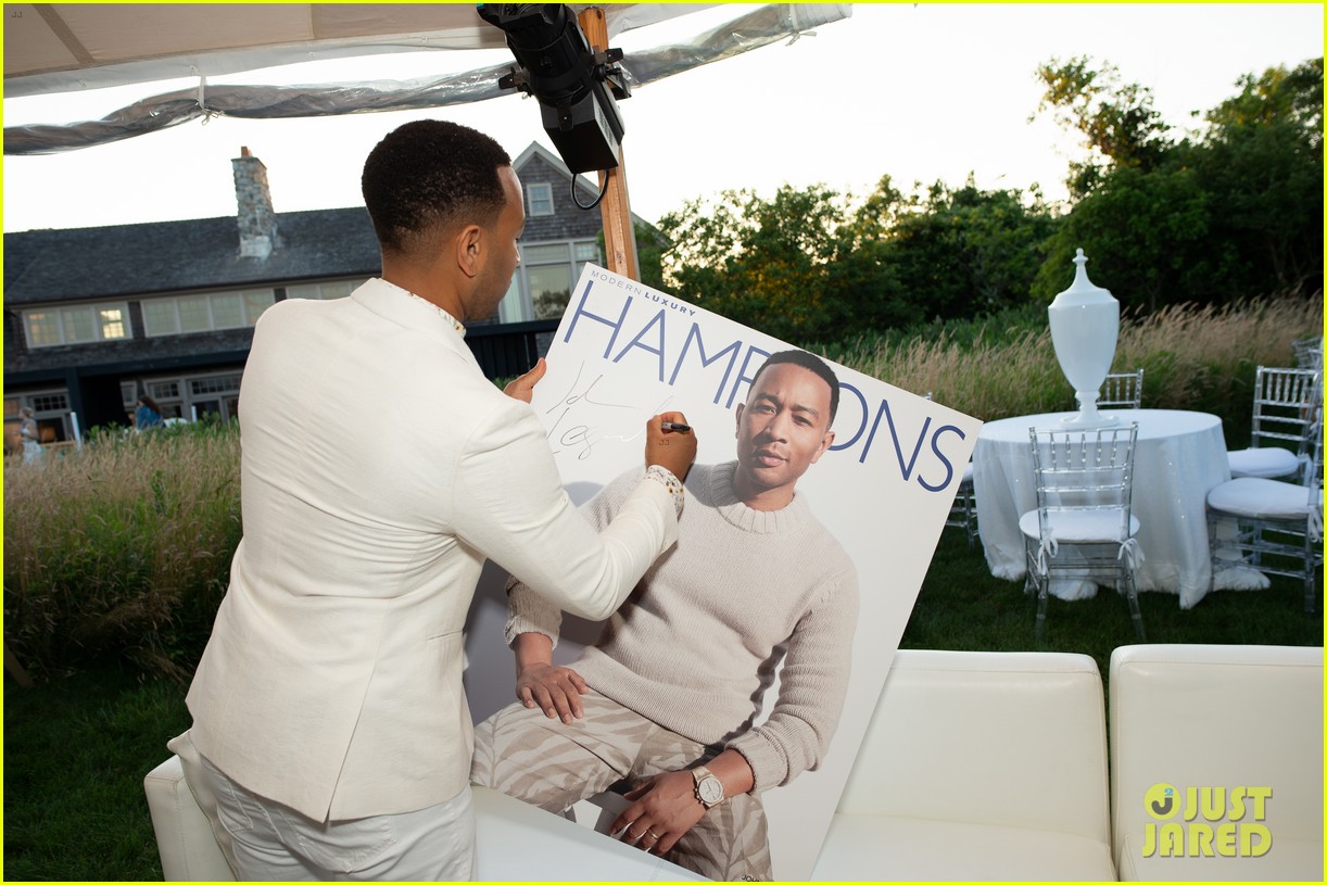 John Legend Tries New Crab Dip Recipe With Chrissy Teigen Photo