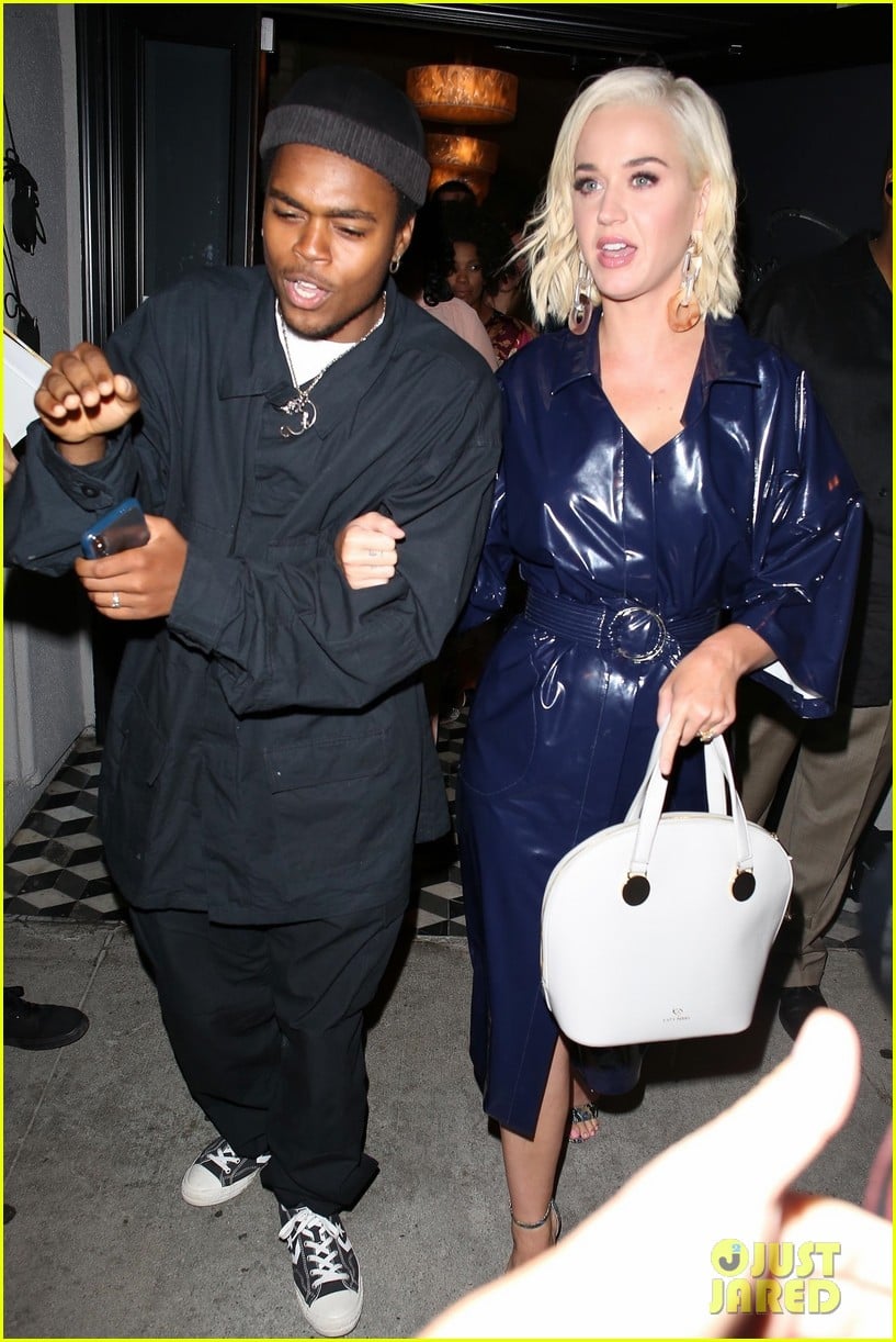 Photo: katy perry meets up with friends for dinner 05 | Photo 4323443