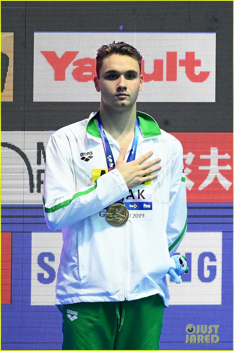 Photo: kristof malik beats michael phelps world record 25 | Photo