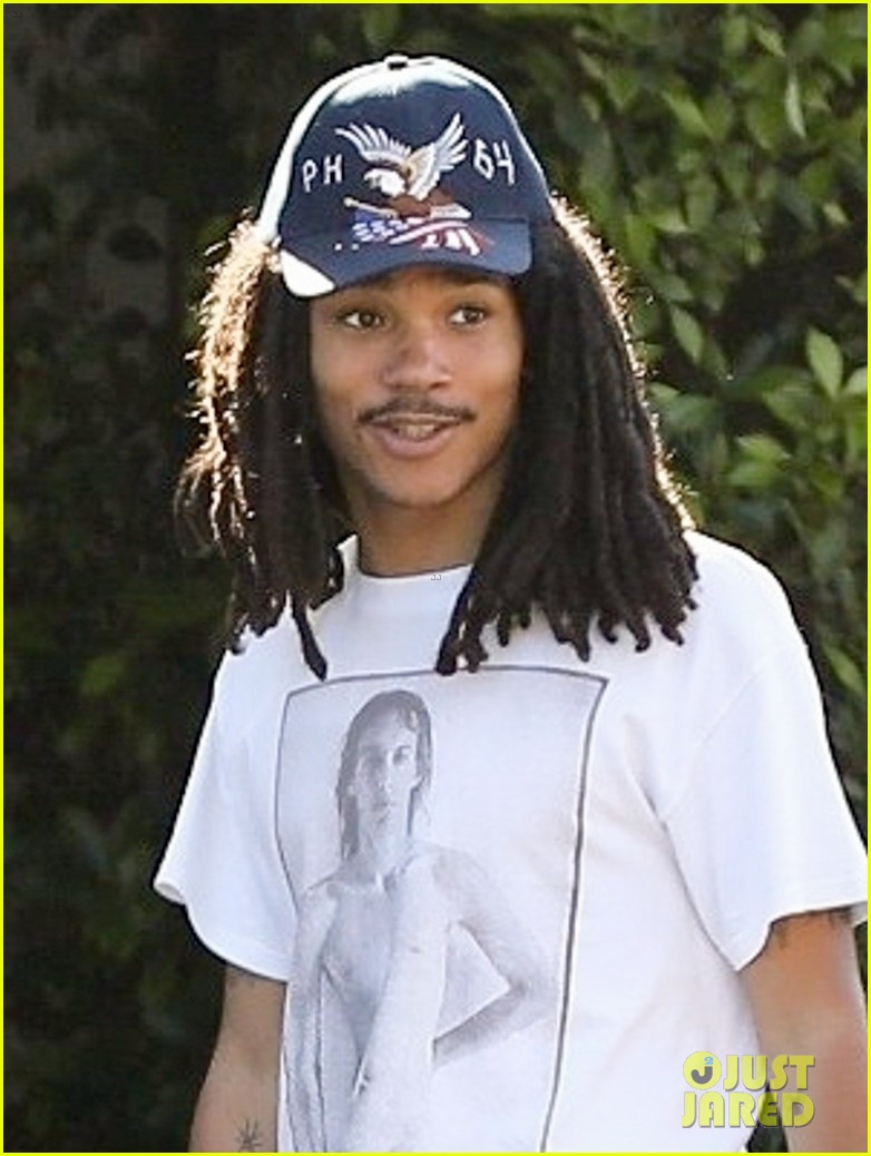 Photo: kourtney kardashian luka sabbat step out for smoothies in weho