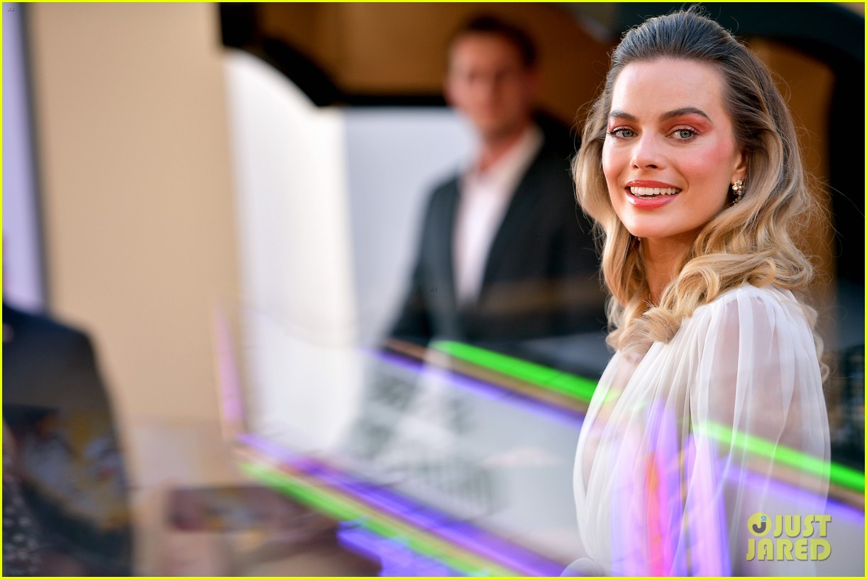 margot robbie once upon a time in hollywood premiere