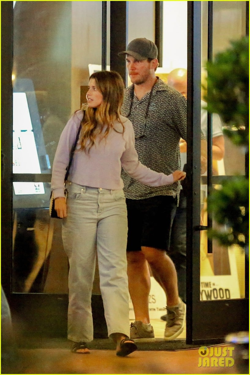 Chris Pratt & Katherine Schwarzenneger See 'Once Upon a Time' on Date