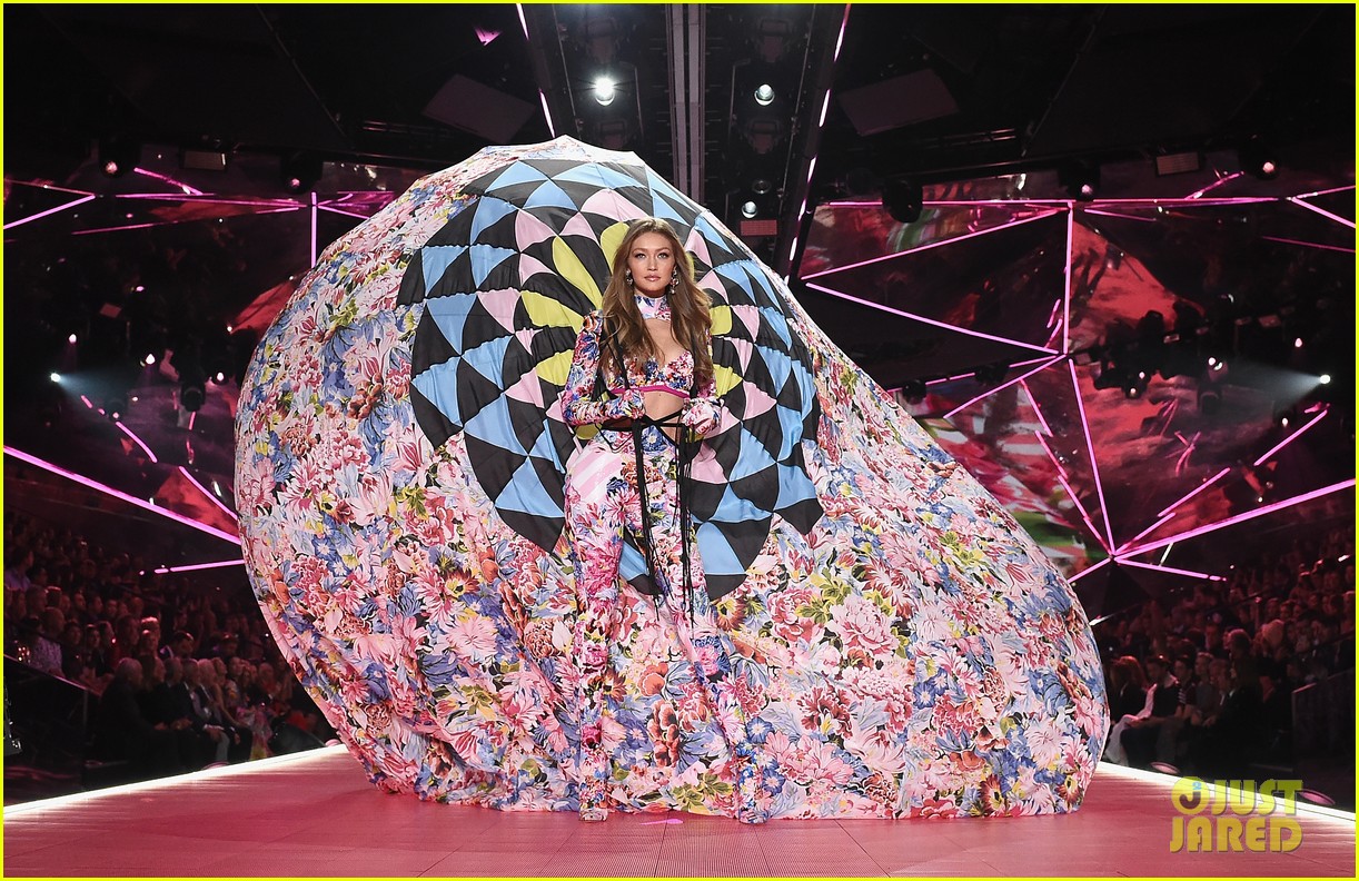 Victoria's Secret Fashion Show 2019 Is Cancelled, According to Model