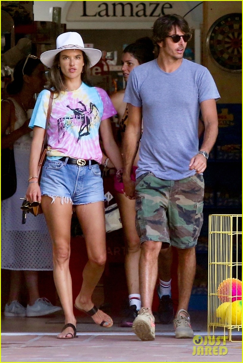 Alessandra Ambrosio & Boyfriend Nicolo Oddi Do Some Shopping in Malibu