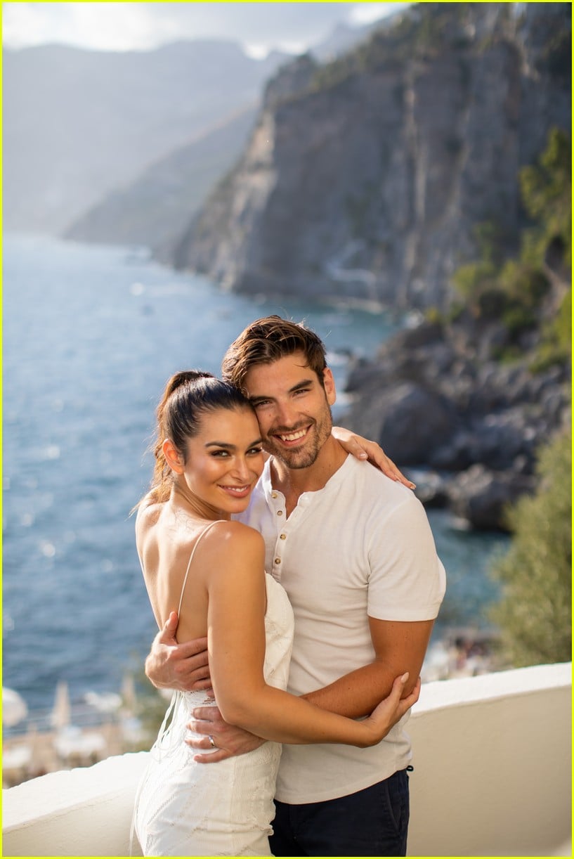 'Bachelor In Paradise' Stars Ashley & Jared Haibon Enjoy a