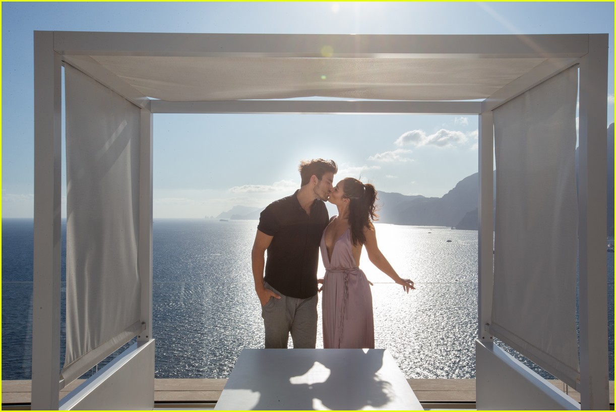 'Bachelor In Paradise' Stars Ashley & Jared Haibon Enjoy a