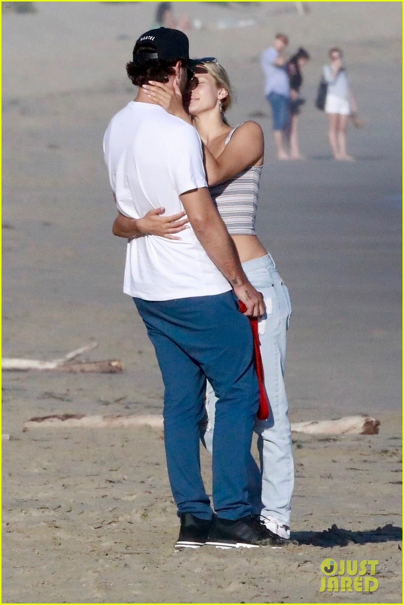 Brody Jenner & Girlfriend Josie Canseco Kiss on the Beach in Malibu