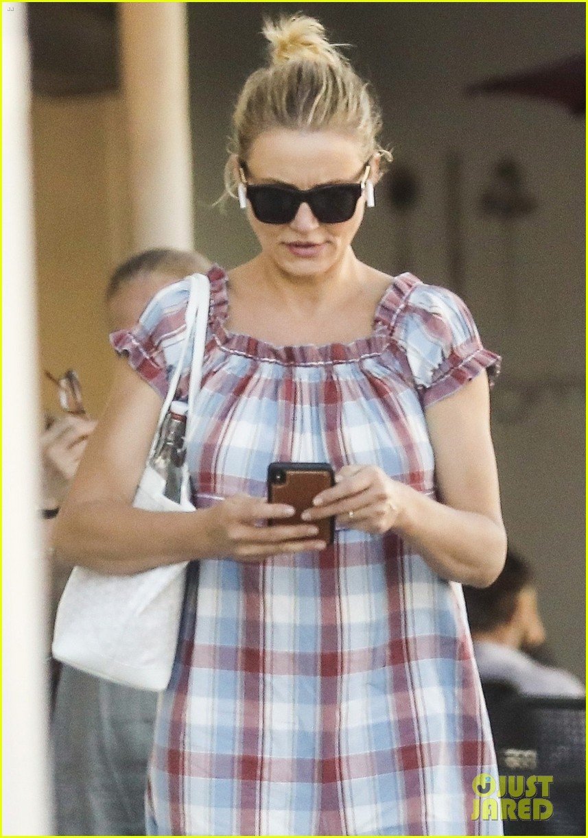 Cameron Diaz Goes Jewelry Shopping on Her 47th Birthday! Photo 4342765